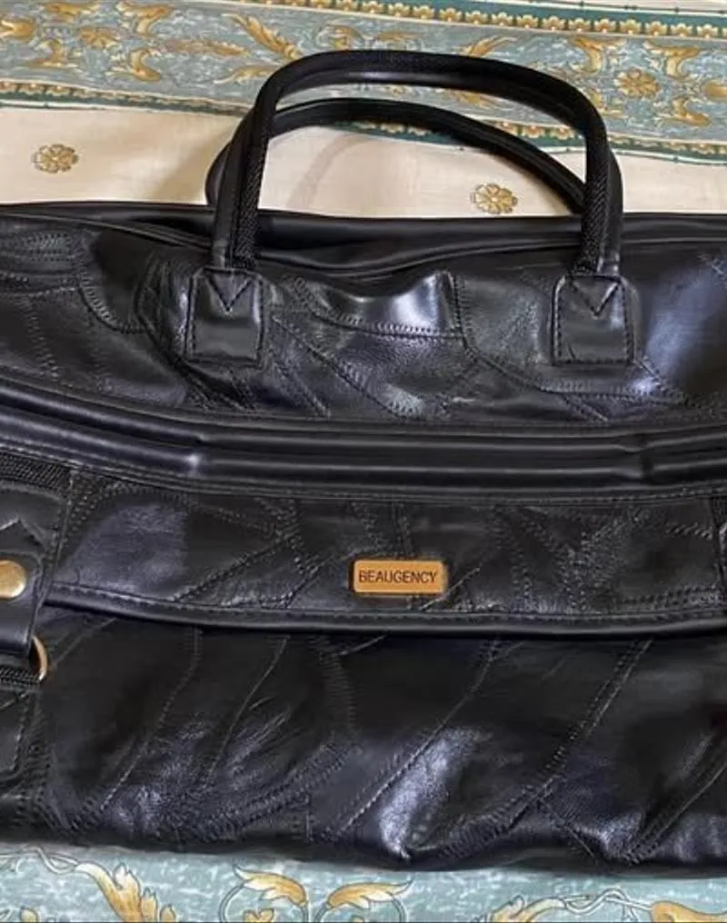 Sac très souple en Cuir noir Marque BEAUGENCY