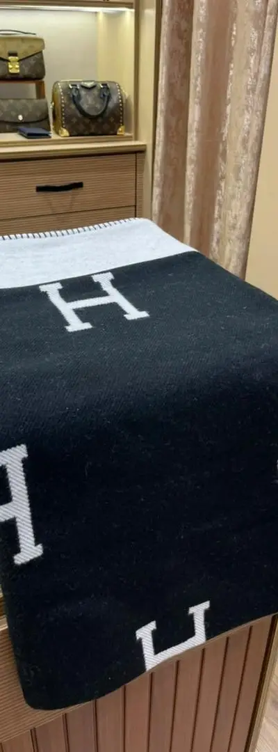 Draps de Luxe En Couleurs Hermès HR6320