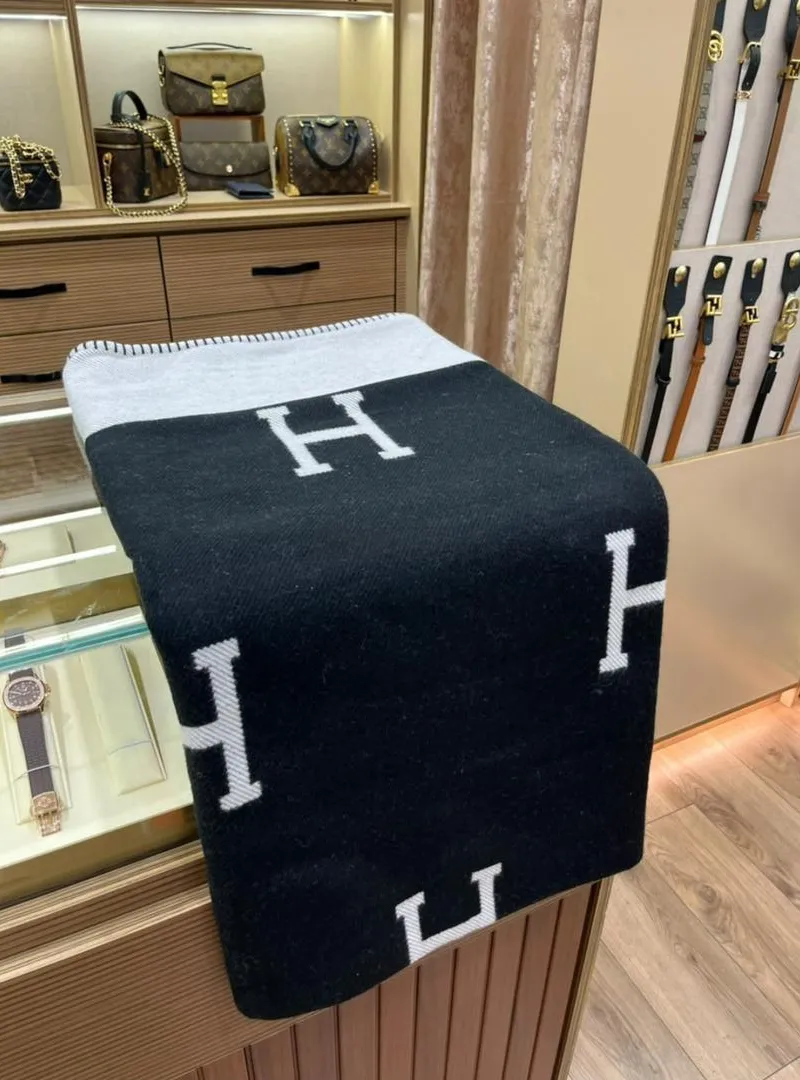 Draps de Luxe En Couleurs Hermès HR6320