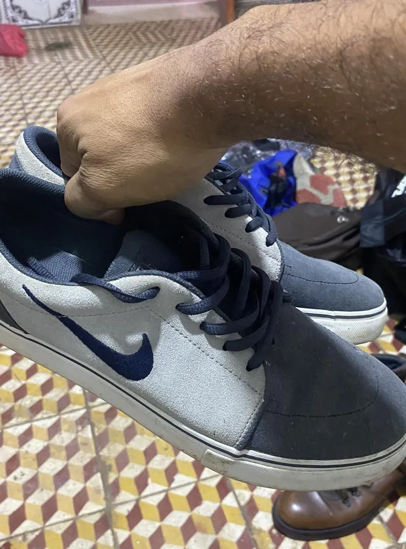 Chaussures Dorjine originales d'Italie, qui en veut est le bienvenu