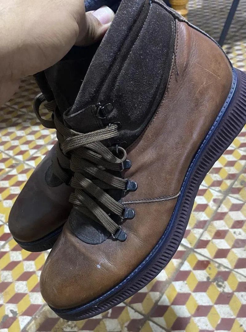 Chaussures homme encore neuves, marchandise d'Italie