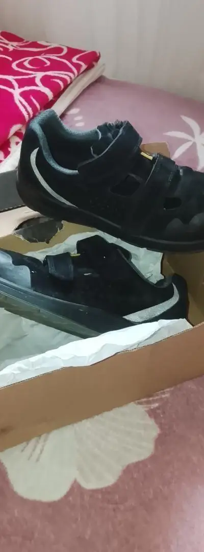 Chaussures de sécurité professionnelles noires avec embout en acier