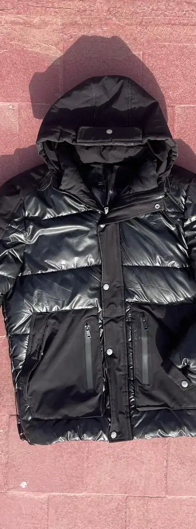 Doudoune Prada Milano Noir avec Capuche