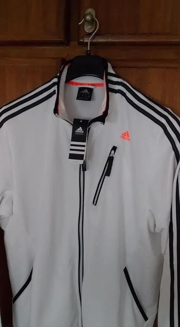 Survêtements Adidas originals taille XL