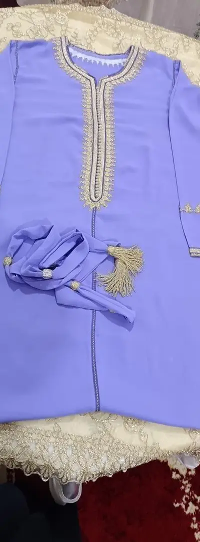 Caftan en crêpe avec Sefrou, couture à la main