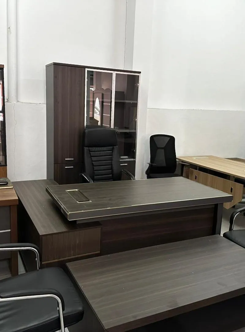 Bureau de direction de luxe — مكتب إدارة فاخر