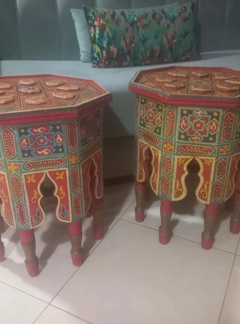 2 belles tables 2 cendriers tazoua9t marocaines