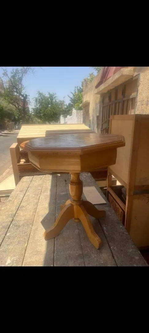 Table et 2 cendriers