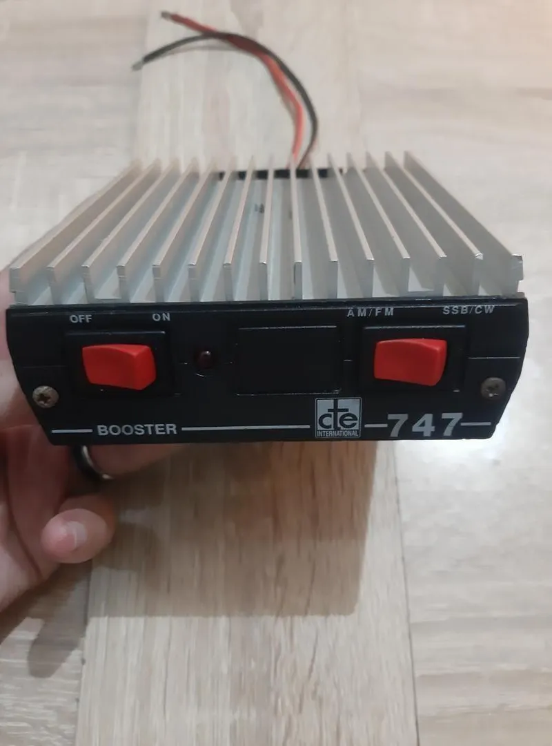  CTE 747 International Booster 100w pour radio CB