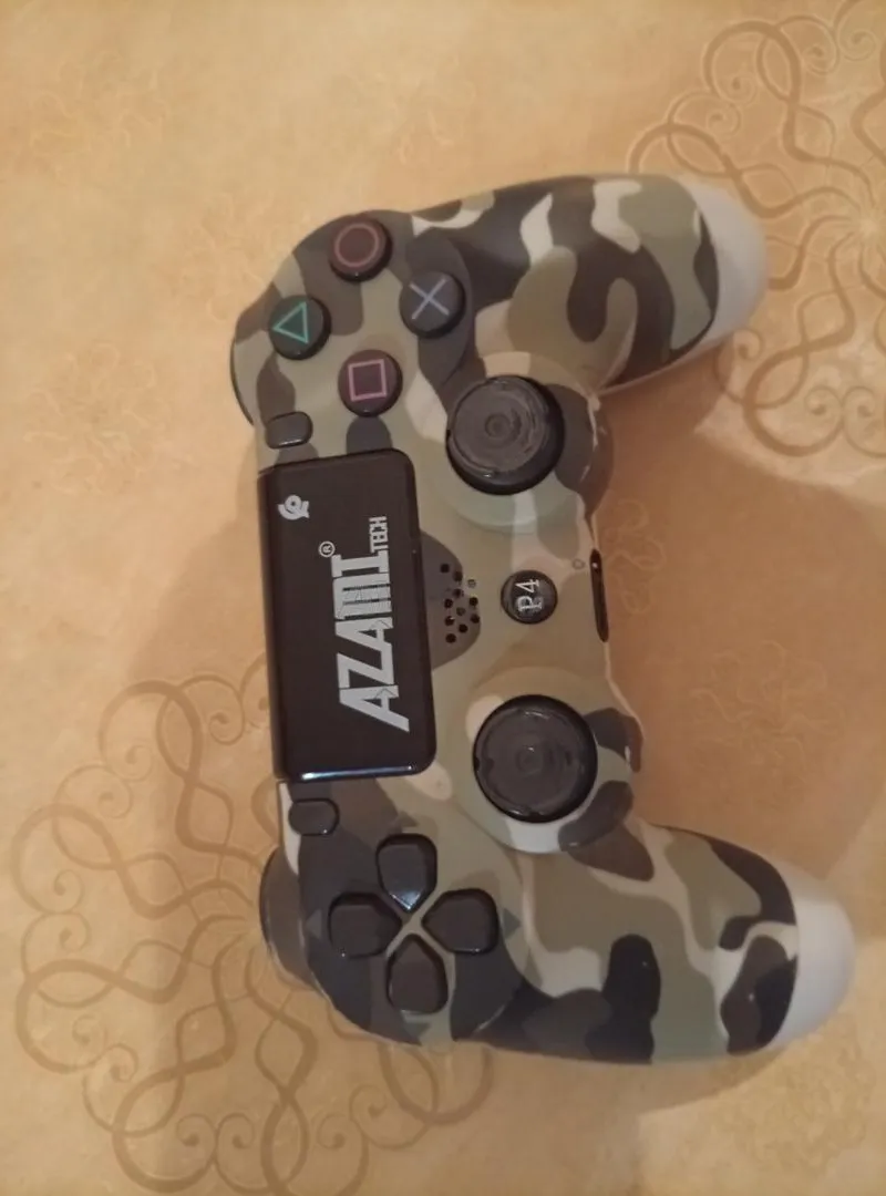 Manette PS4 fonctionne bien et charge