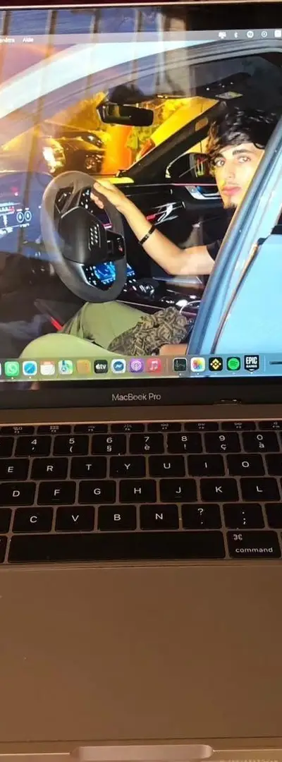 MacBook Pro et 2 Téléphones Lot complet 5000 DH 🔥
