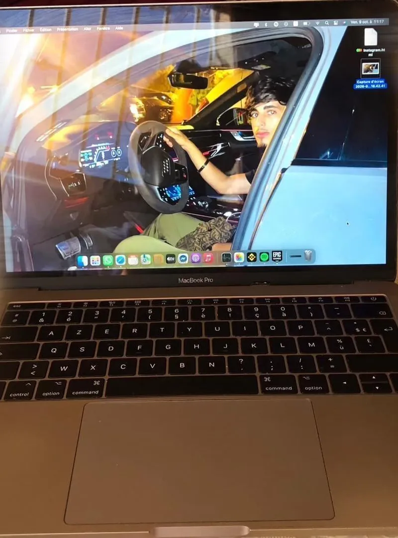 MacBook Pro et 2 Téléphones Lot complet 5000 DH 🔥