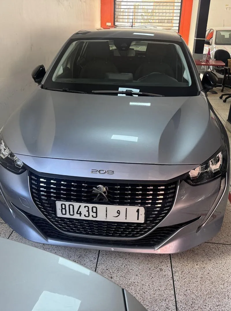 Peugeot 208 allure automatique