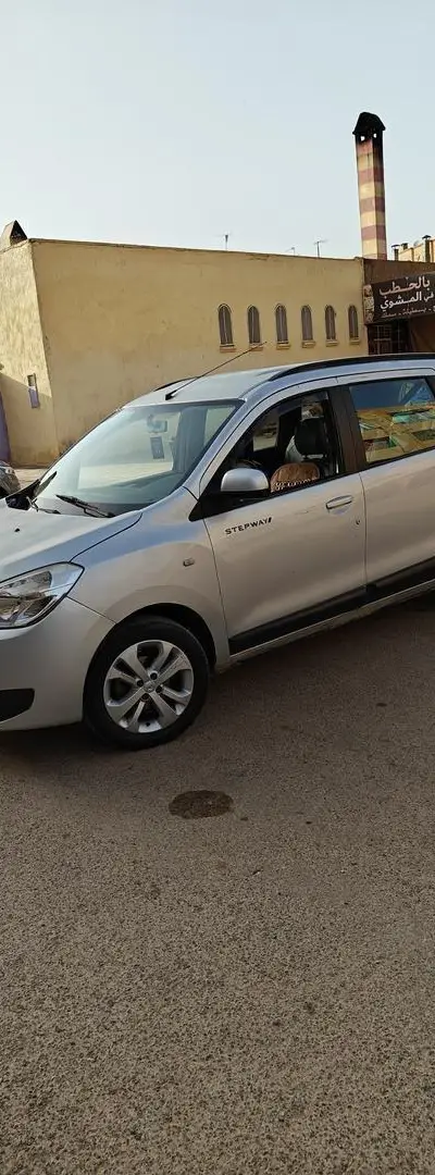 Dacia Lodgy Diesel Manuelle 2015 à Oujda