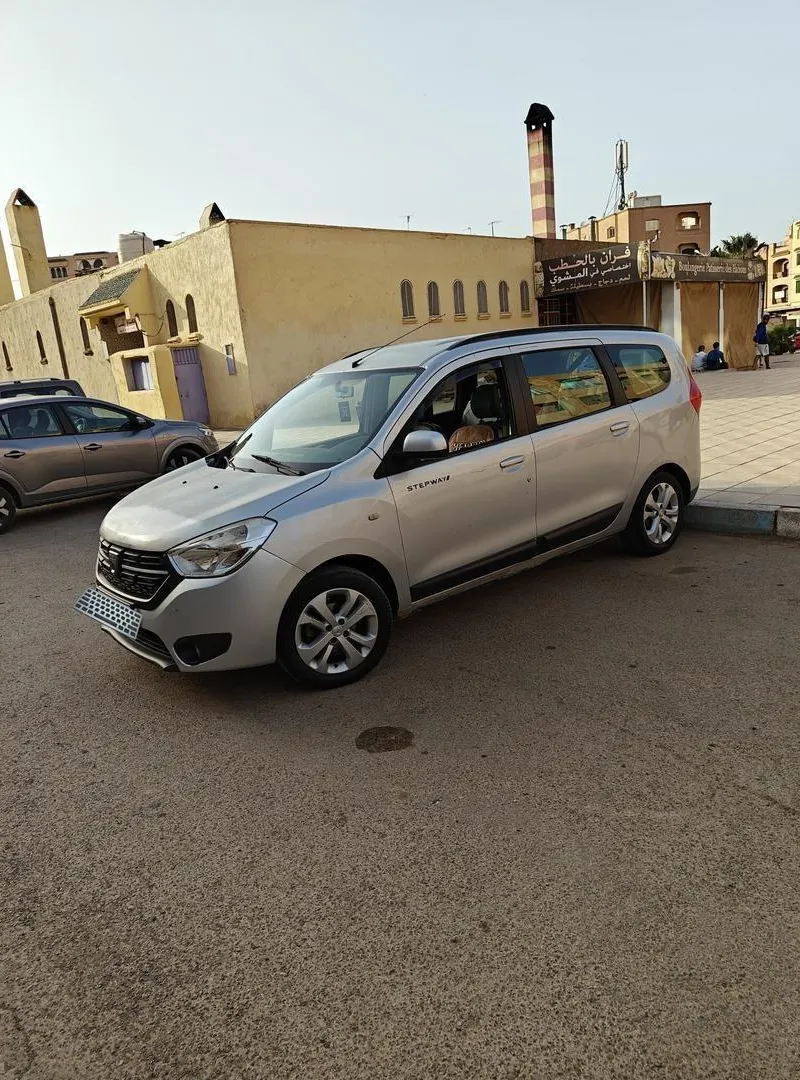 Dacia Lodgy Diesel Manuelle 2015 à Oujda