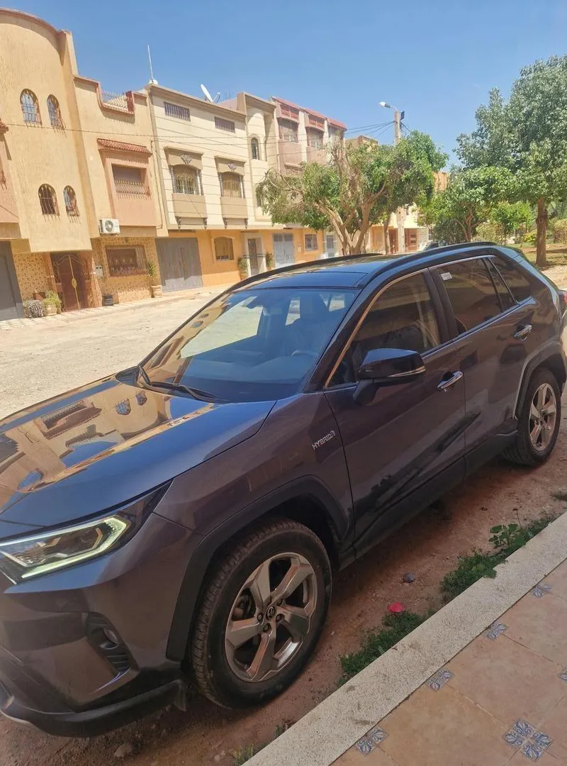 🚗 TOYOTA RAV4 HYBRIDE DISTINCTIVE FULL-OPTIONS