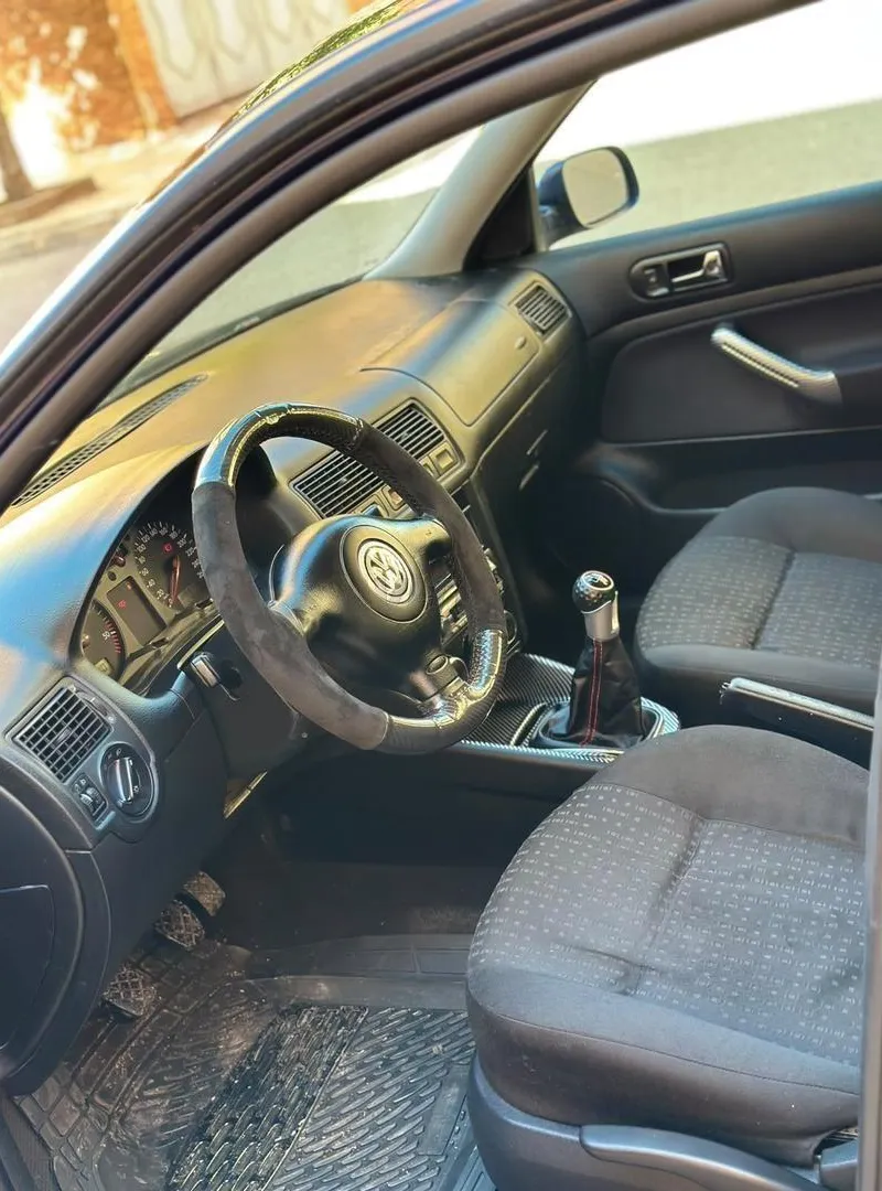Golf 4 restante pure, moteur amélioré neuf, 4 pneus neufs, moteur 115
