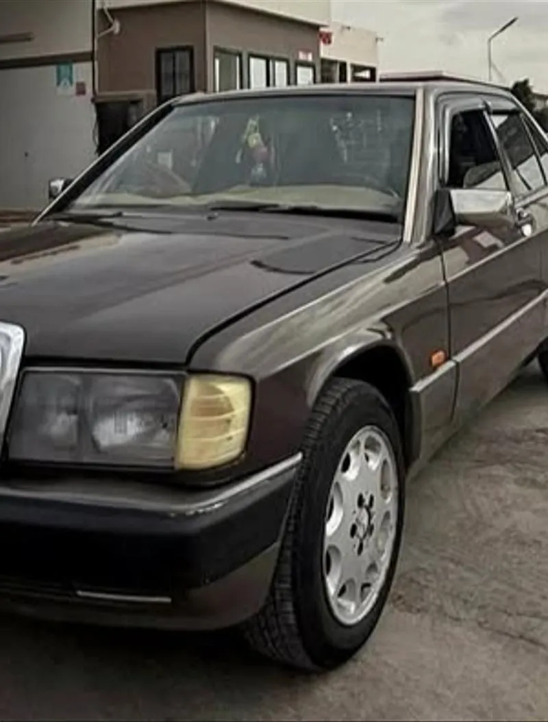 Mercedes 1990