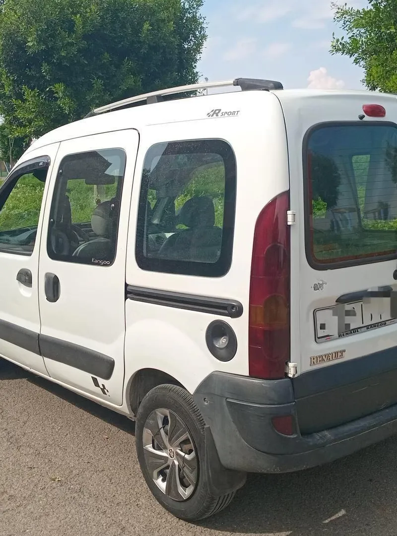 Voiture Kangoo bon état dci