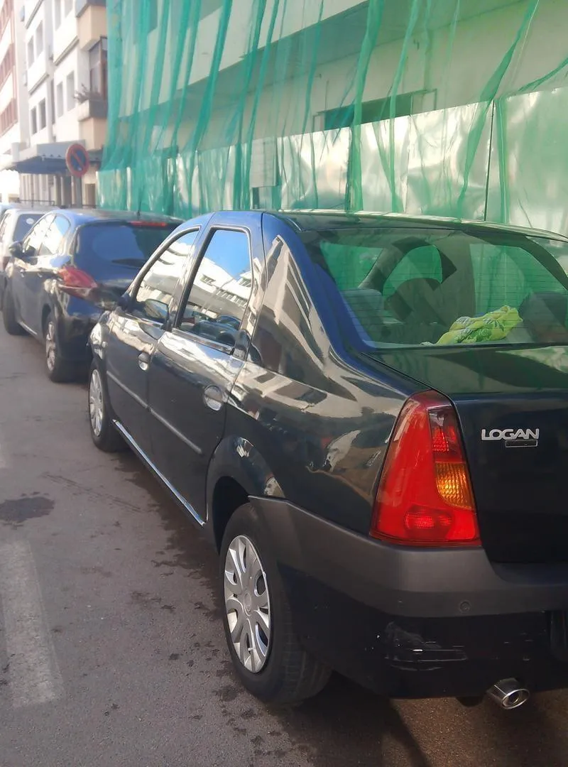 Dacia Logan modèle 2006 propre