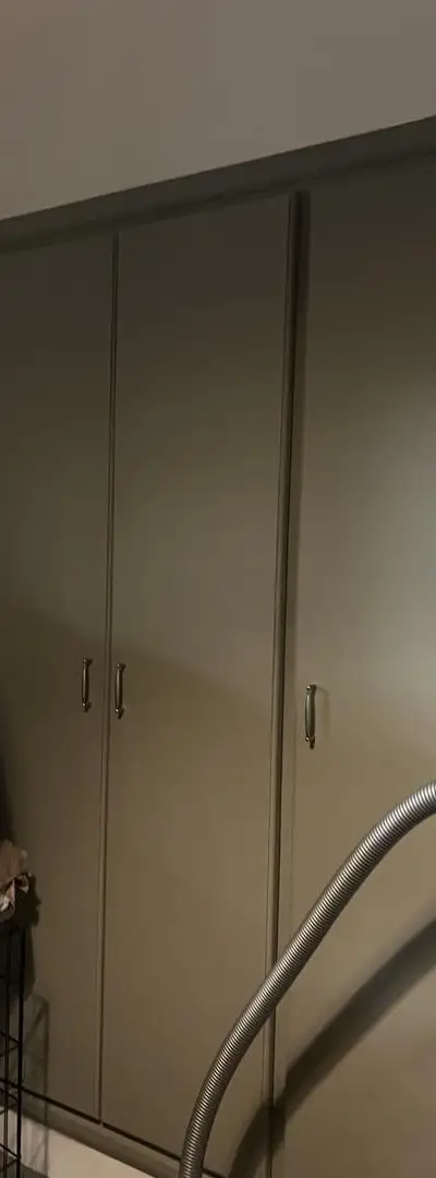Portes et étagères de placards