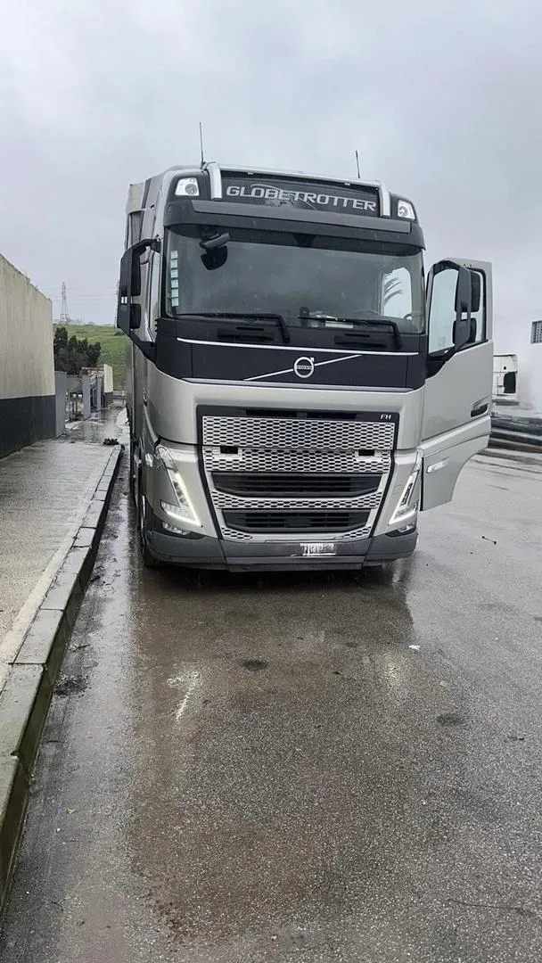 Volvo à vendre remorque & bâche 🚘