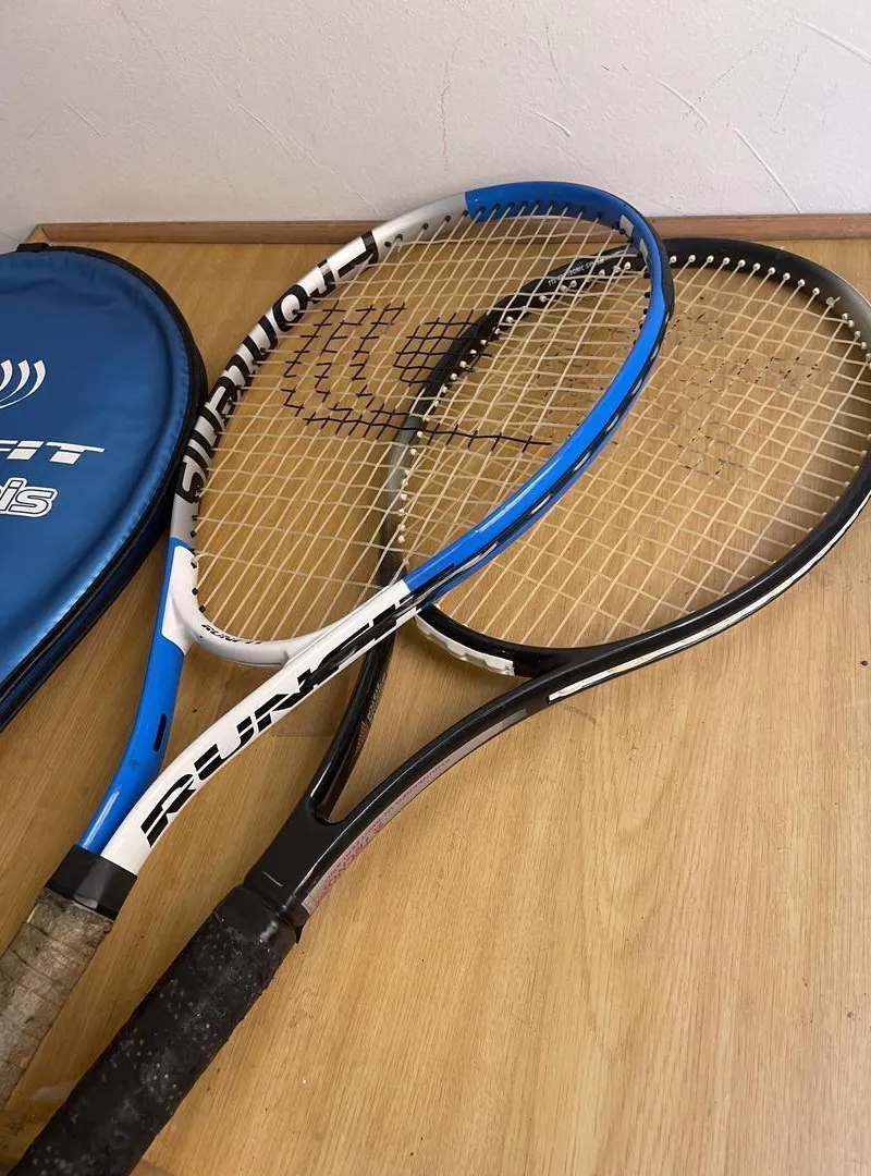 2 raquettes de tennis plus sacs