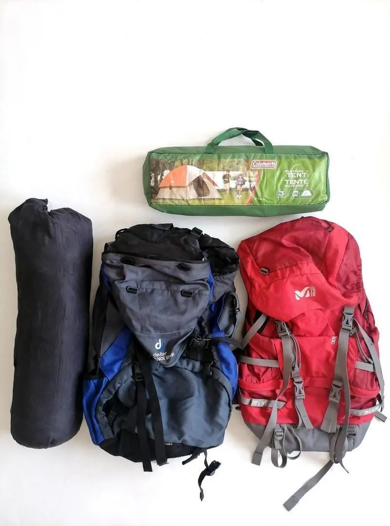 Tentes et sacs à dos pour le camping