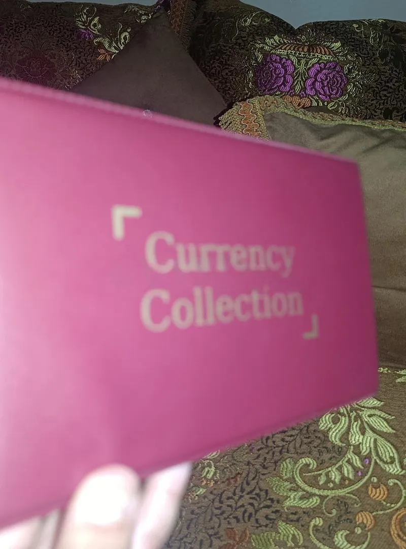 Monnaies de pays islamiques et album de billets