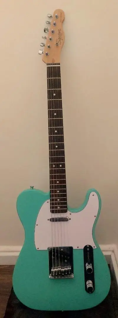 Squier Telecaster & Ampli Roland Cube 20X