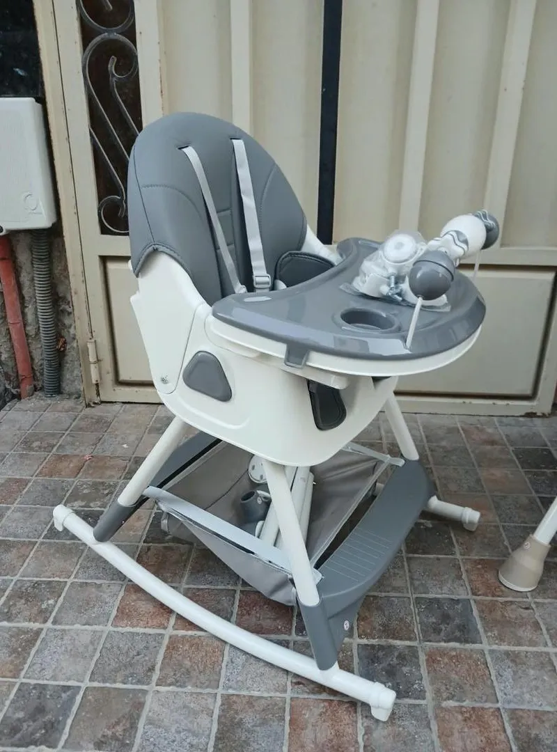 Chaise haute pour bébé