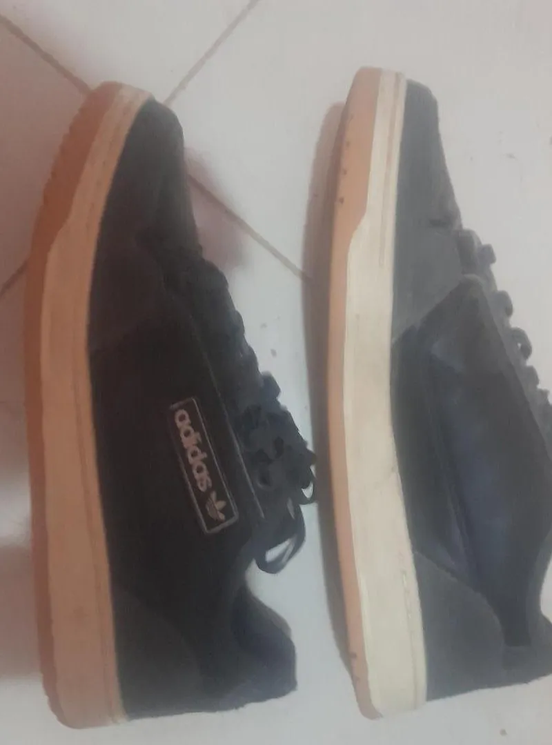 Chaussure Adidas à vendre