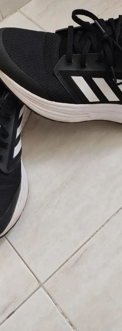 Chaussures espadrille Adidas 42