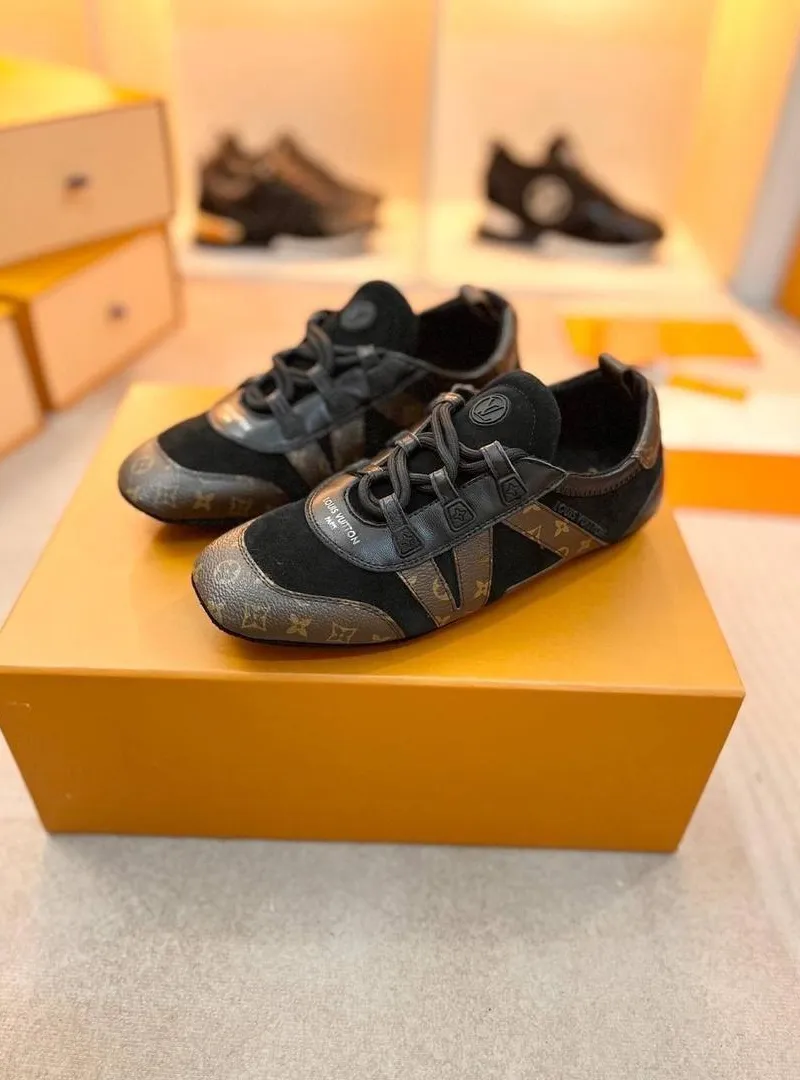 Chaussures Louis Vuitton Cuir LV9540
