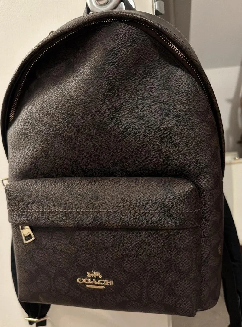 Sac à dos Coach Taylor Small – Original – Neuf – 3200 DH. Jamais utilisé, encore tout neuf.