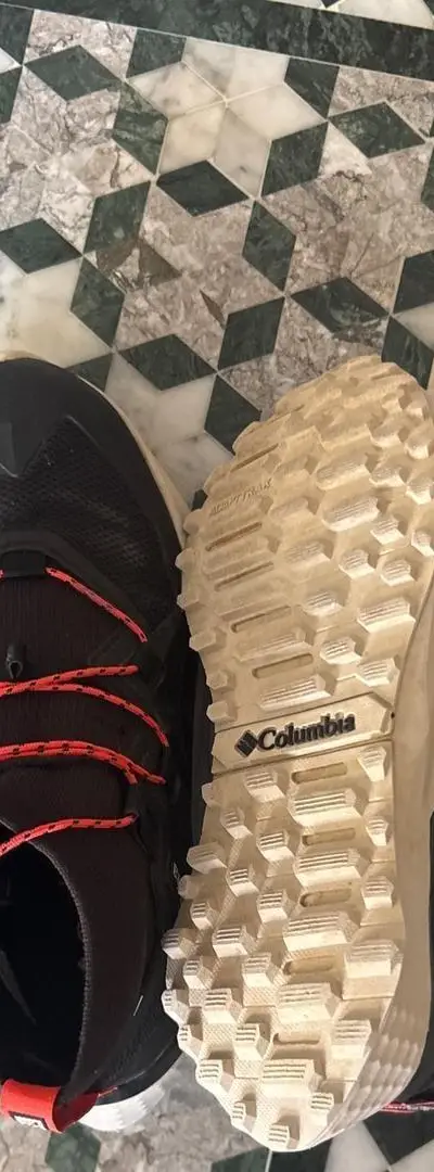 Chaussures de montagne Columbia, encore propres, taille 38