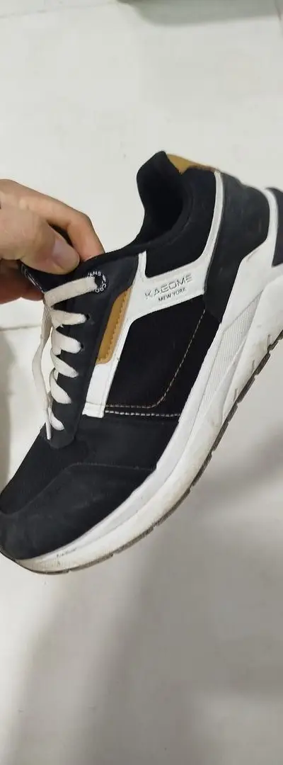 Chaussures tendance au design élégant.