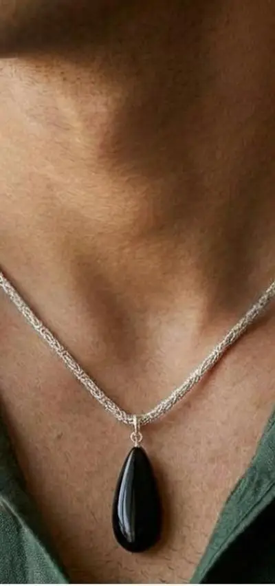 Chaîne et pendentif en argent