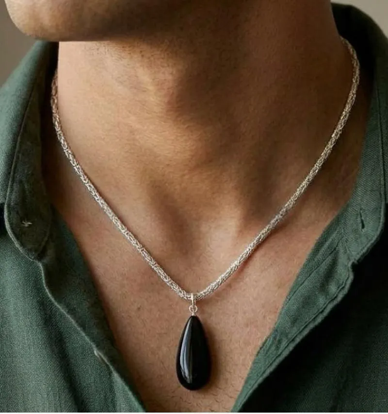 Chaîne et pendentif en argent
