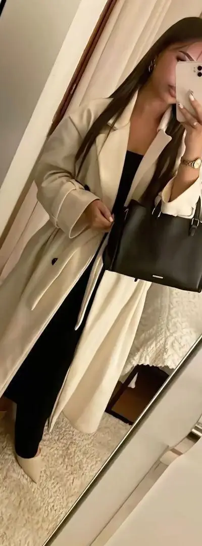 Manteau élégant disponible en deux couleurs