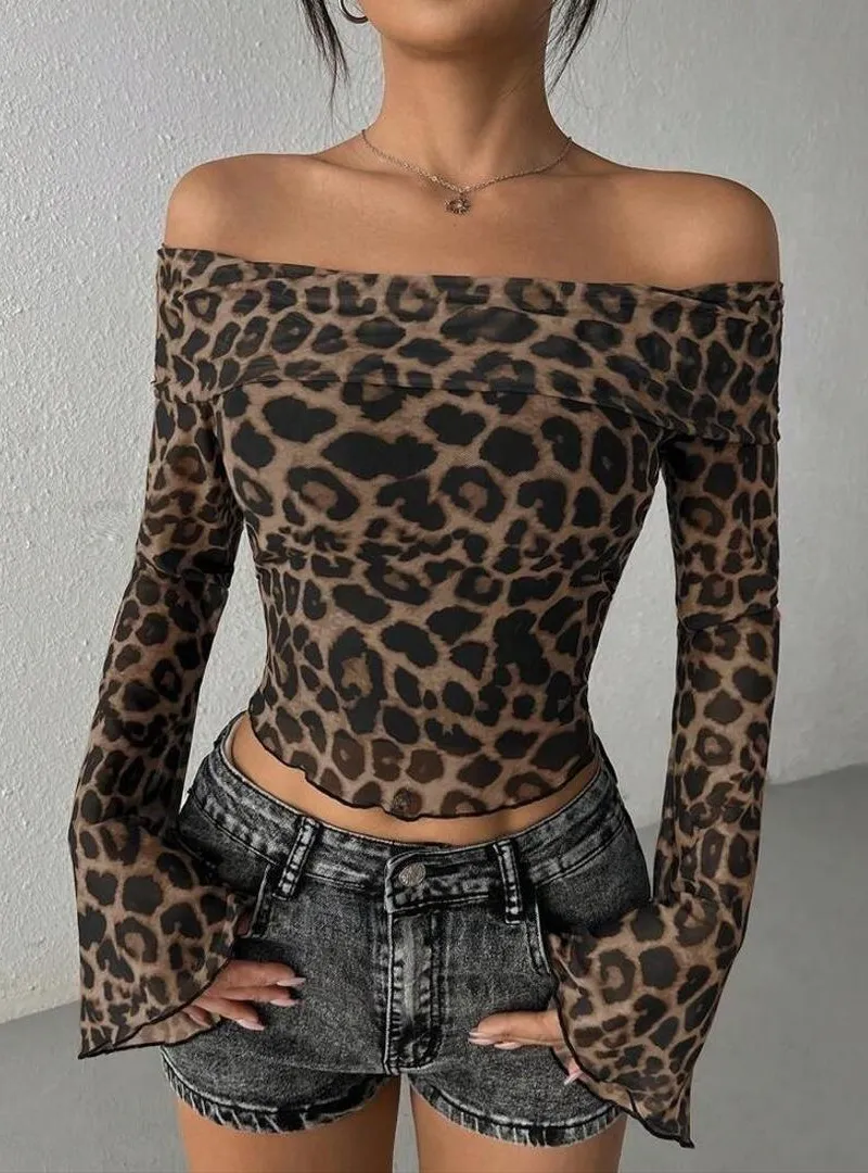 T-shirt élégant à vendre à un prix très raisonnable, dépêchez-vous!
