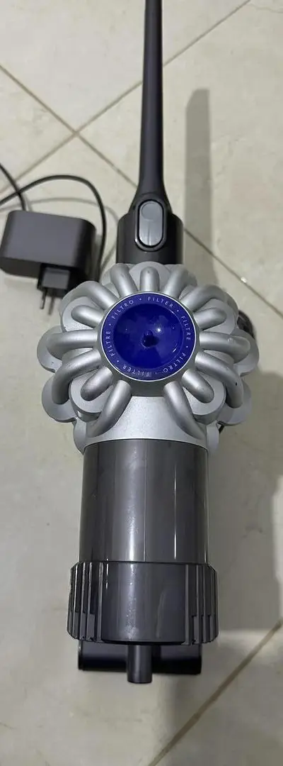 Aspirateur Dyson V8 avec batterie