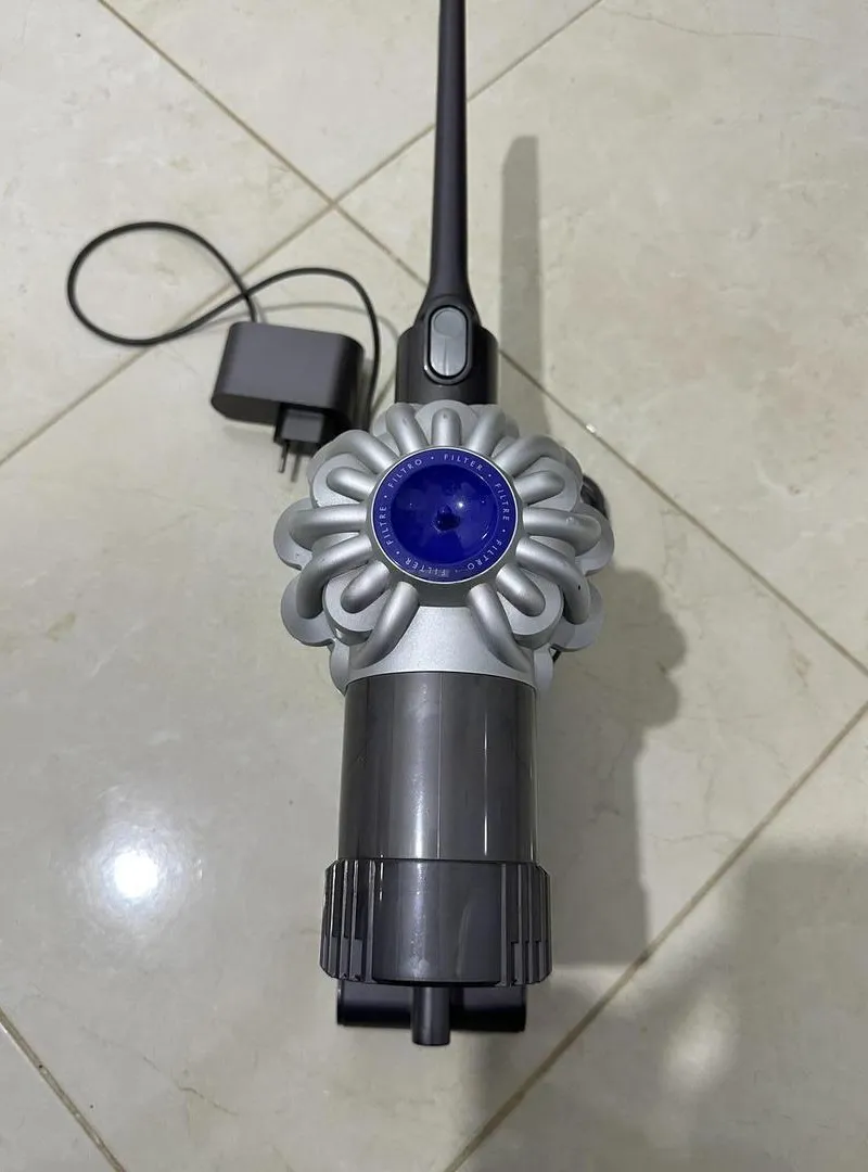 Aspirateur Dyson V8 avec batterie