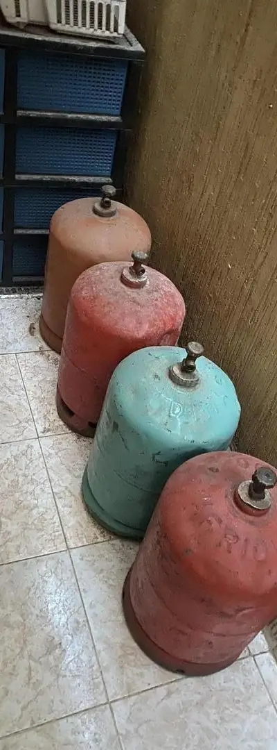 4 Bouteilles de gaz
