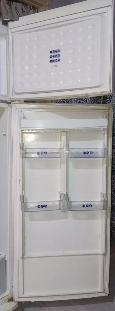 Très bonne réfrigérateur Whirlpool à vendre