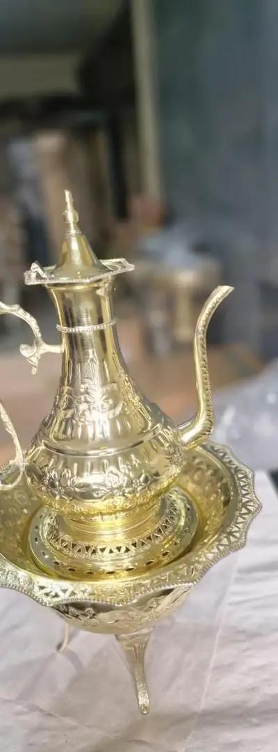 Vente de matériel de fête et de cuivre