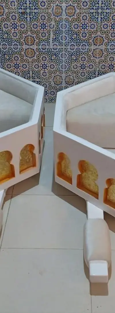 Miyadi royaux en bois avec cuivre et vernis de haute qualité