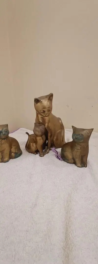 Belles statues de chats en cuivre à vendre