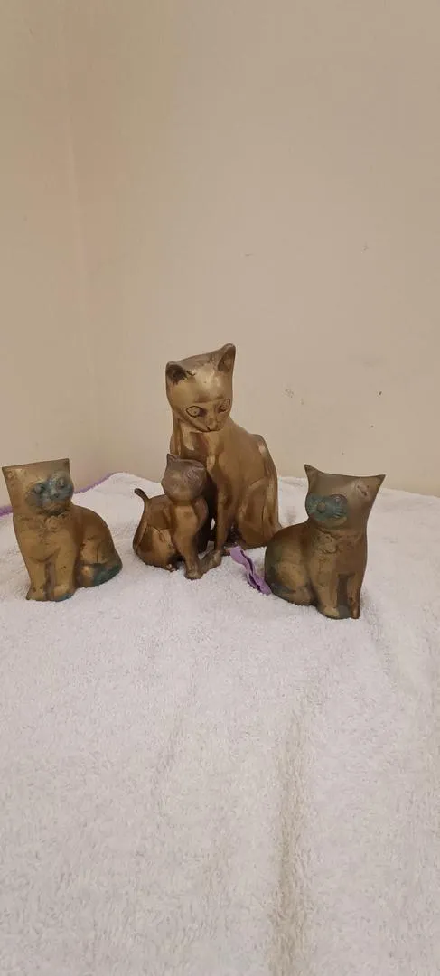Belles statues de chats en cuivre à vendre