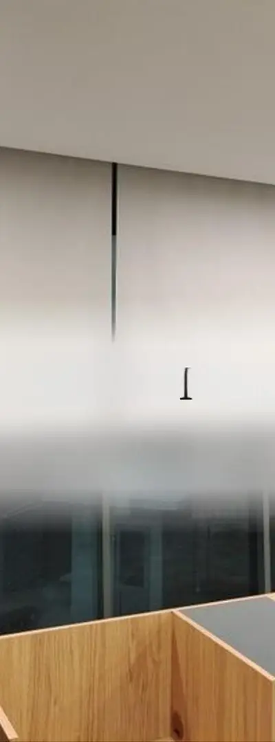Store blackout occultant bloque la lumière